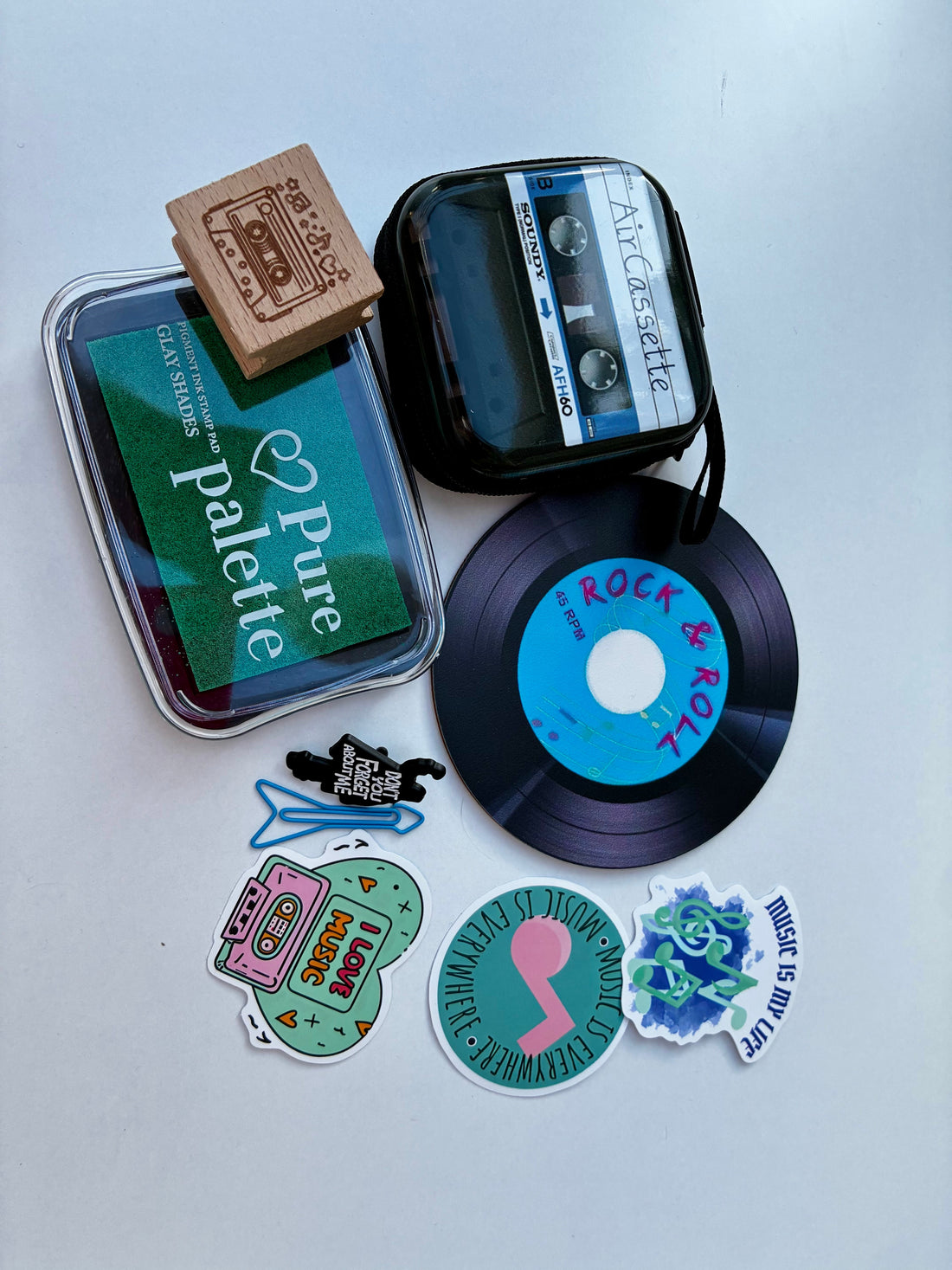 The Best Gifts for Music Lovers: Why the Most Meaningful Gifts Aren’t Always the Most Expensive
